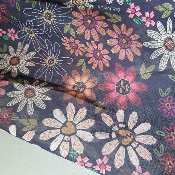 Farm Rio Long-Sleeved Pleated Blouse - Picture 7 of 13